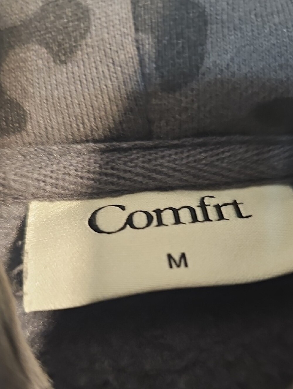 Comfrt Gray Leopard Print Hoodie Sweater - Picture 3 of 5